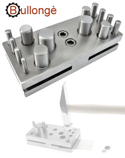 Jeu de 14 découpoirs sur socle, forme ronde de 3 à 16 mm